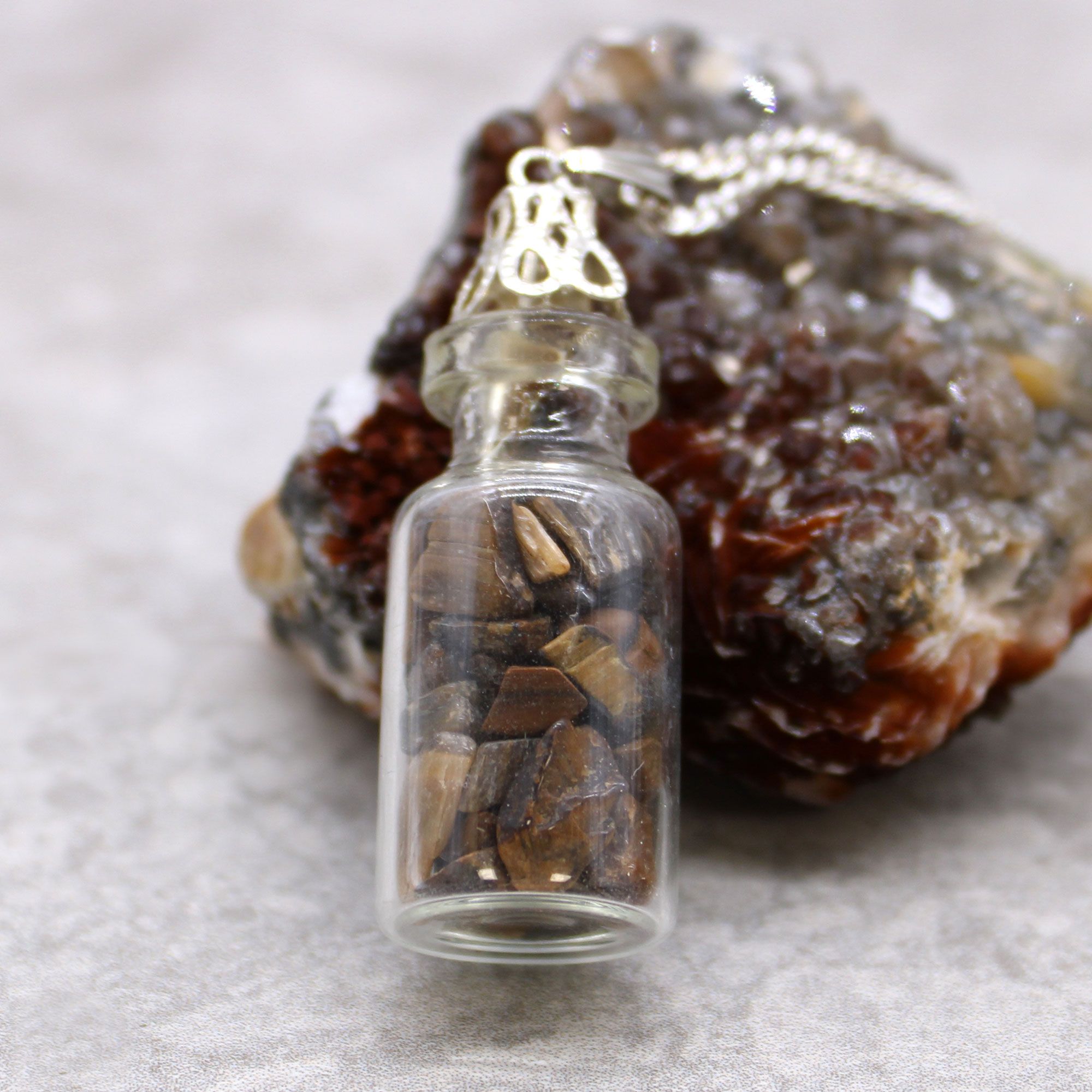 bG9jYWw6Ly9tZWRpYS85TS84RS82MFIzMEMxRzZSVks4RTlNL2U5Yzk3NzYwLmpwZWc.jpg Bottled Gemstones Necklace - Amethyst - Image 2