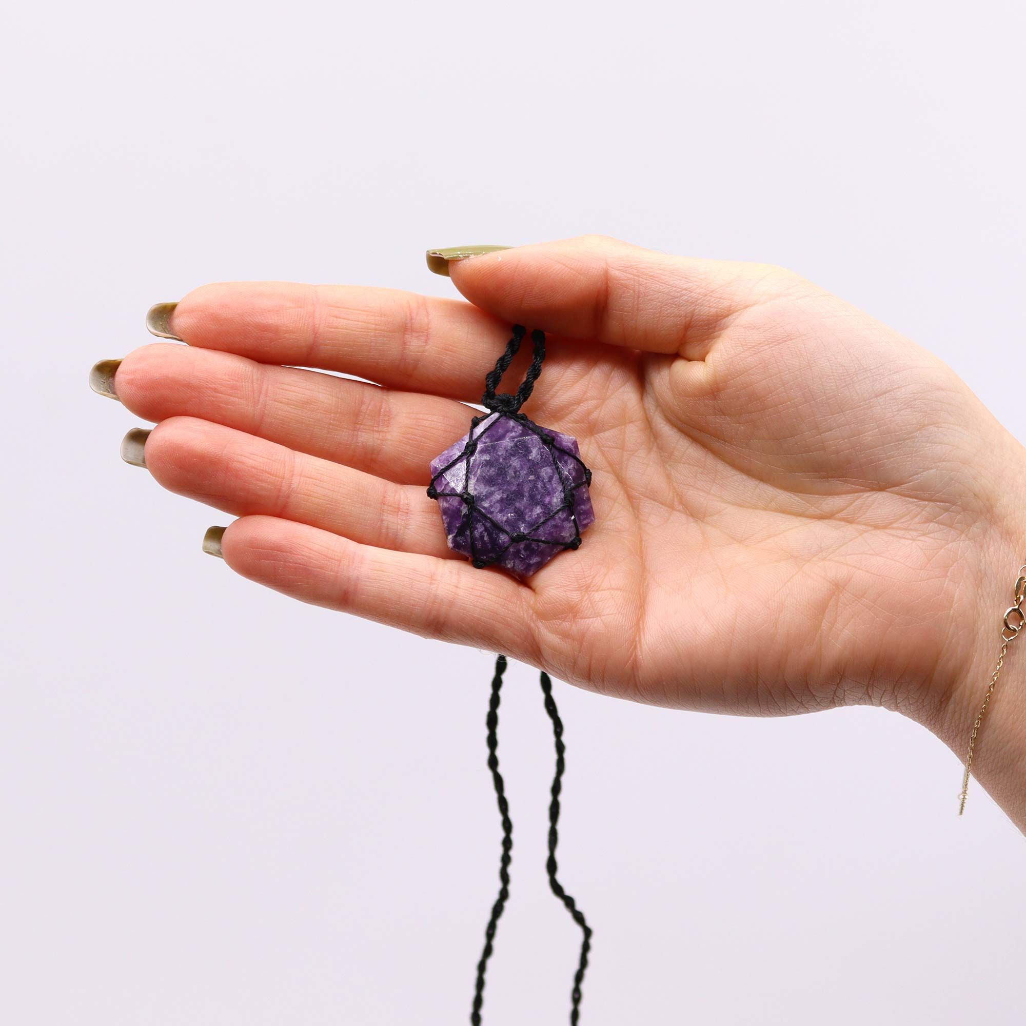 bG9jYWw6Ly9tZWRpYS8xUS9HRS82MFIzMEMxRzZXUjNHRTFRL2Y1NTI1MzFlLmpwZWc.jpg Laced Gemstone Hexagon Pendant - Lepidolite - Image 3