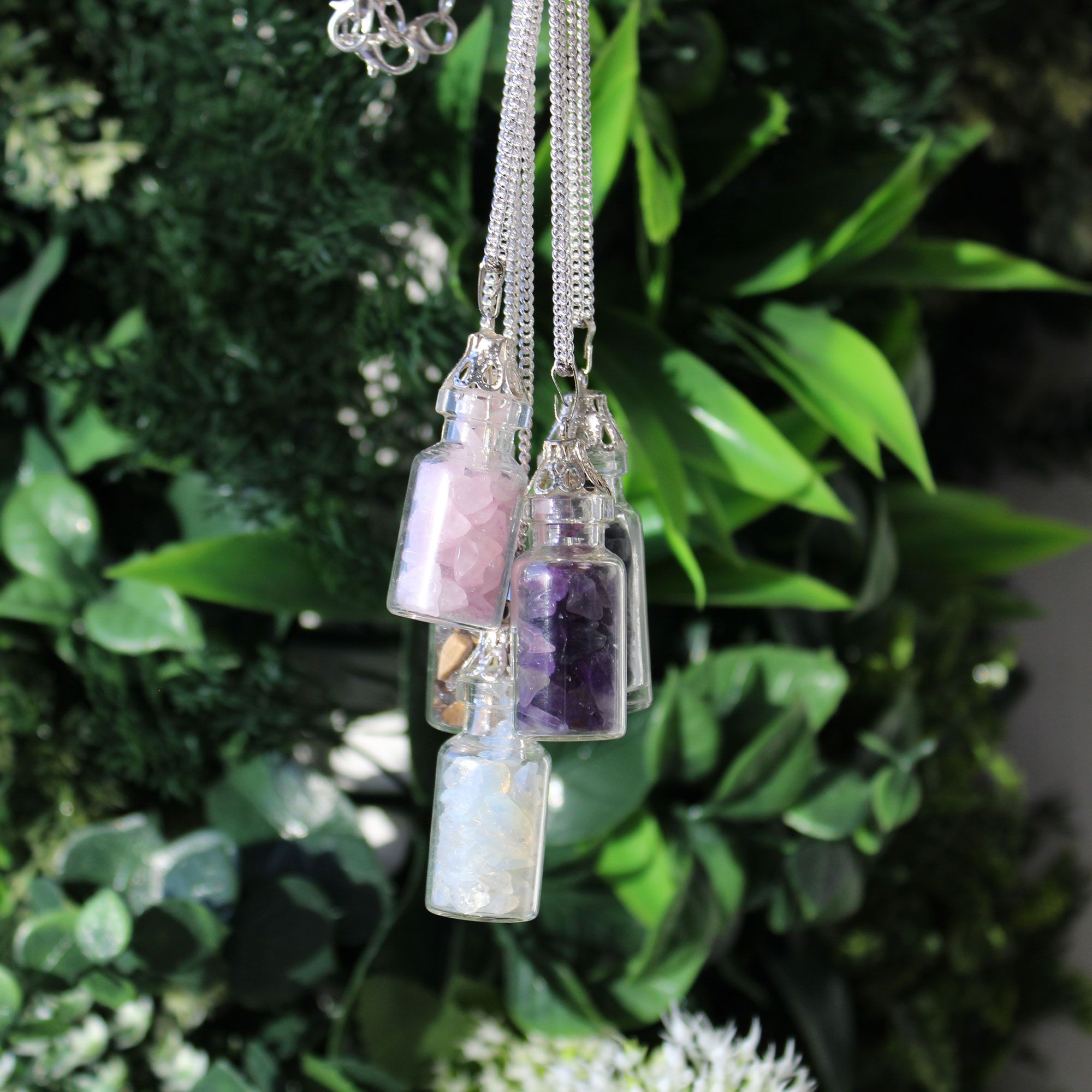 bG9jYWw6Ly9tZWRpYS8xUy84RS82MFIzMEMxRzZSVks4RTFTL2NkMmFjMjJjLmpwZWc.jpg Bottled Gemstones Necklace - Amethyst - Image 6